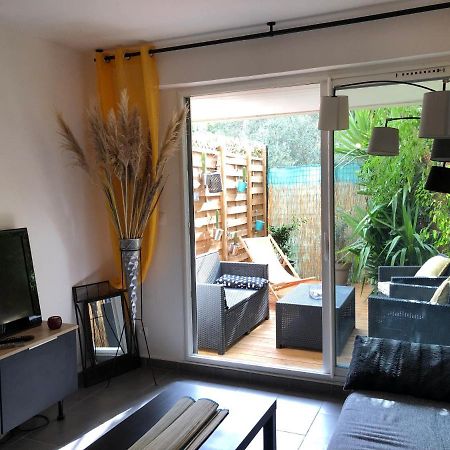 Agreable T2 Traversant Rdc Avec Terrasse + Balcon+ Parking 2 Places Монпелие Екстериор снимка
