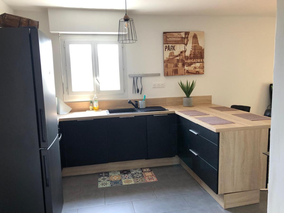 Agreable T2 Traversant Rdc Avec Terrasse + Balcon+ Parking 2 Places Монпелие Екстериор снимка